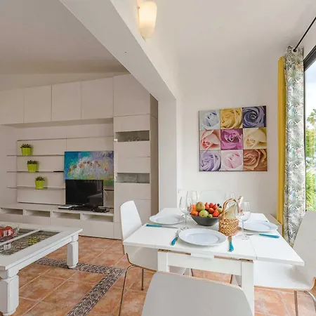 Near The Ocean And Sun Terrace Lägenhet *